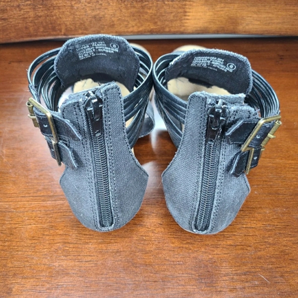 Sandals - Picture 4 of 7
